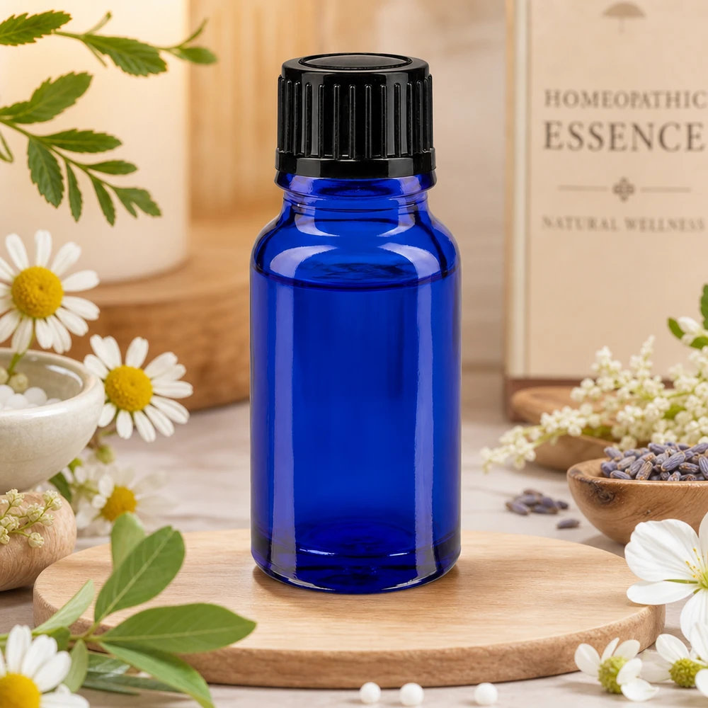 Flacon de pharmacie bleu 10ml, noir 1mm std Flacon de 10 ml en verre d'apothicaire bleu contenant des essences homéopathiques, muni d'un bec verseur de 1 mm