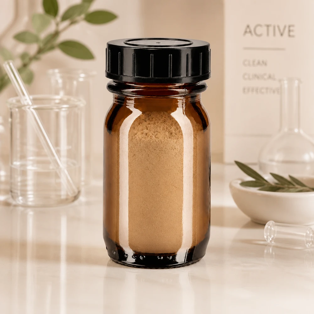 Bouteille compacte en verre brun de 30 ml à large ouverture pour un remplissage et un prélèvement faciles.