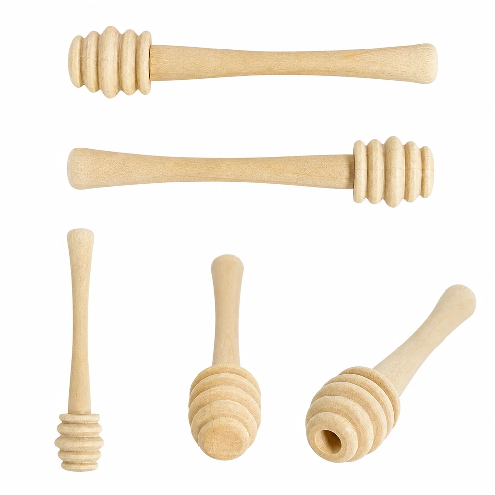 Pelle à miel en bois 10,5 cm Cinq cuillères à miel en bois d'érable dans différentes vues présentent une structure rainurée détaillée et des formes de manche ergonomiques