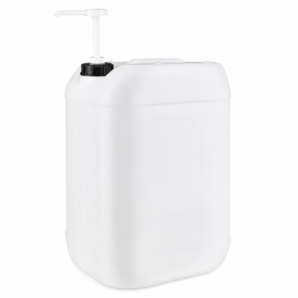 Bidon en plastique blanc de 25 litres muni d'une pompe doseuse blanche sur un bouchon à vis noir